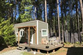 Regional District of Nanaimo House | Gorgeous Tiny Home for Short Term Rentals