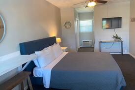 Clearwater Beach Apartment | Tropical Breeze Studio