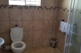 Tlokweng House | Kalahari Sands Guest Lodge