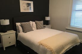 Clare Cabin | The Picket Cottage, Clare Valley