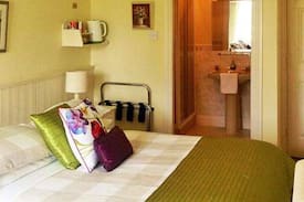 Ennis Bed & Breakfast | Glenomra House - Family-Run Bed & Breakfast