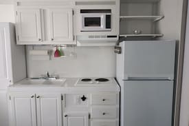 Thompson Square - Bunker Hill Boat Rental | Charlestown houseboat, walk to Boston attractions