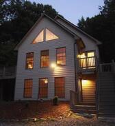 Chestnut Springs Cabin | Treetop Wintergreen get away