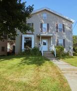 Beloit House | ★ ★ The Charming Manor in the Heart of Beloit ★ ★