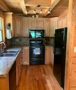 Perry Cabin | Perrydise Cabin-near Georgia National Fairgrounds