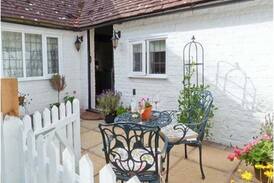 Battle Cabin | Edgewood Cottage, a cosy countryside retreat