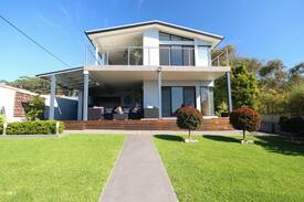 Hyams Beach House | Stonefish at Hyams Beach