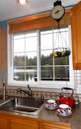 Warm Beach House | Cozy Lake Howard Escape - Stanwood, Marysville 🌺
