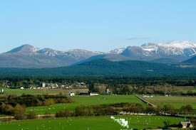 Grantown-on-Spey Bed & Breakfast | Auchendean Lodge - Farquharson queen dble & single