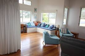 Bendalong House | 'Andagen' a spacious Bendalong holiday home directly across from Washerwomans beach reserve