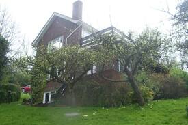 Wadhurst Bed & Breakfast | Spring Cottage Bed and Breakfast