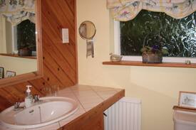 Wadhurst Bed & Breakfast | Spring Cottage Bed and Breakfast