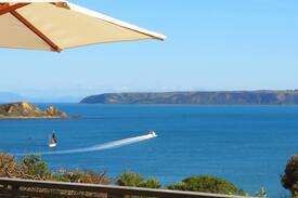 Porirua Bed & Breakfast | MANA VIEW HOMESTAY: ENTIRE APARTMENT-STYLE BnB