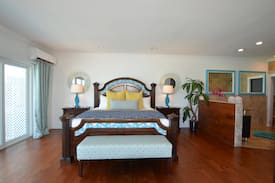 Nassau Villa | Caribbean 7 Oceanfront, private Pool, Gated Community *