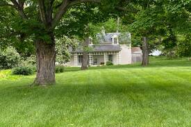 Berryville Cabin | Milton Valley Cottage on Historic Estate Farm
