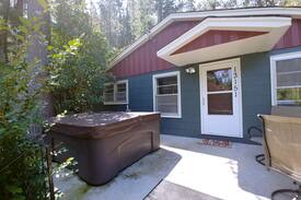 Rapid City Cabin | Hideaway on Bridge Lane