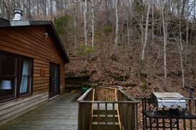 Gainesboro Cabin | Brae Cabin - Nature Surrounded and Tech Connected