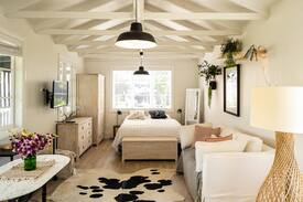 Russell Cabin | The Studio on Beresford - perfect open plan living