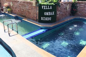 Kampung Teluk Kemang Villa | Villa Ombak Rindu