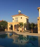 Kyrenia Villa | Girne bölgesinde havuzlu manzaralı Villa