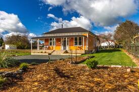 Ohakune House | The Lazy Carrot with Spa