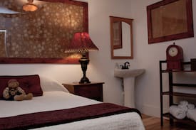 Clintondale Bed & Breakfast | Elixir Spring House
