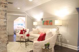 Covington Apartment | The Charmant, Beautiful Downtown Covington Loft