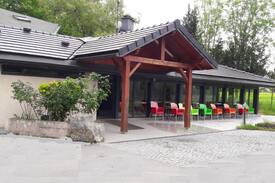 Ornex Bed & Breakfast | HOTEL ORNEX UN GRAND LIT ET DEUX LITS SEPARES