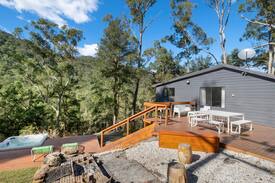 Lower Mangrove House | She-oak House - Pure Valley