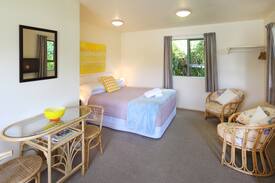 Ostend Cabin | Peaceful, and Comfy Self Contained Garden Studios