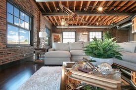Midtown Apartment | The Aviators Penthouse Loft