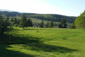 Monmouth House | Vineyard View Retreat
