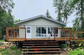 The Pas Cabin | Lakefront cabin Rocky Lake Eastshore