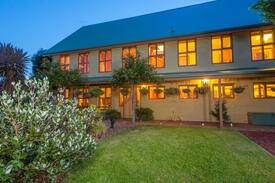 Ocean Grove House | Shanouk Lodge - pet and family friendly getaway