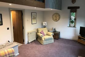 Ilkley Cabin | 'The Joiners Shop' cottage stunning moorside loc.
