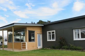 Manapouri House | Alirra's View Manapouri