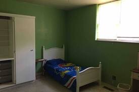 Emporia Apartment | Cozy room in hostel