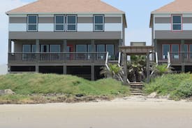 Crystal Beach House | 23 Yards to Sea - BEACHFRONT sleeps 30