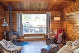 Sooke Cabin | The Cozy Cabin