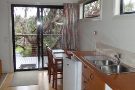 Cape Woolamai House | Private tree house, short walk to beach
