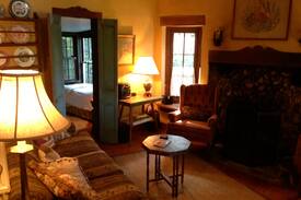 Eureka Springs Historic District House | Deer Meadow Cabin In Eureka Springs