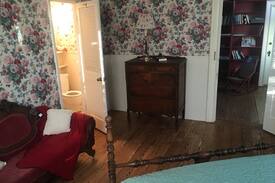 Glen Rose House | The Lilly House (Historic Large home)