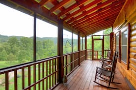 Whittier Cabin | Percy's Paradise Cabin-Smoky Mountains-Cherokee