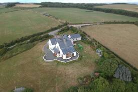 Llanfaethlu House | Moranedd - a beautiful family dwelling by the sea