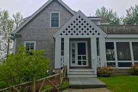 Chatham House | The Cottage on Bunny Lane (Private & Modern)