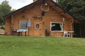 Central Alberta Cabin | Vincent Lakefront Log Cabin