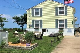 Oak Harbor Cabin | Sunny Disposition - Lake Erie Lakefront!