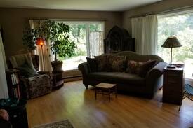 Harbor Springs Bed & Breakfast | Cycle Inn -Rooms for Rent-B&B Style Master Bedroom