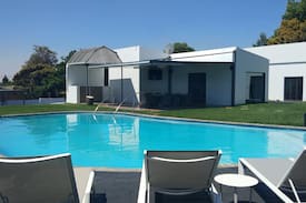 Greater Johannesburg Metropolitan Area Bed & Breakfast | Alicats Place Executive Lodge and Conference