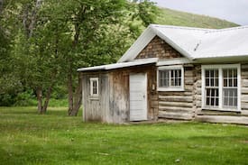 Cameron Cabin | FX Ranch Rustic Pioneer Cabin